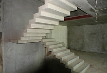 Межэтажная монолитная лестница   